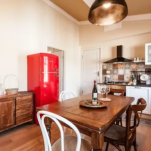 Apartment Affordable With A View In The Heart Of, Lucca