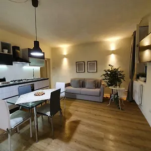Apartment 6 Via Della Rosa, Lucca